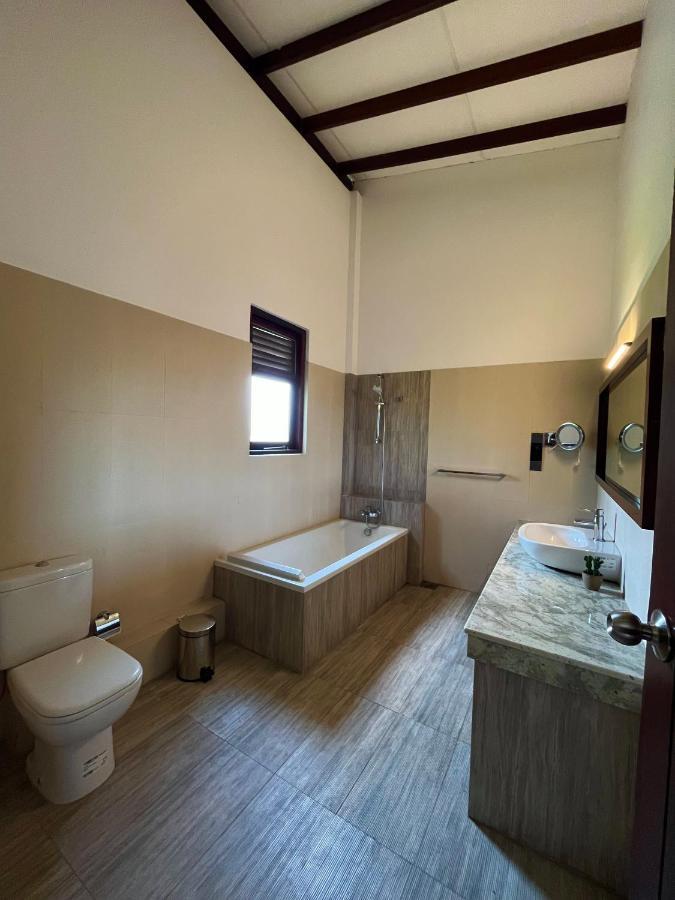Driftwood Villa Pamunugama Экстерьер фото